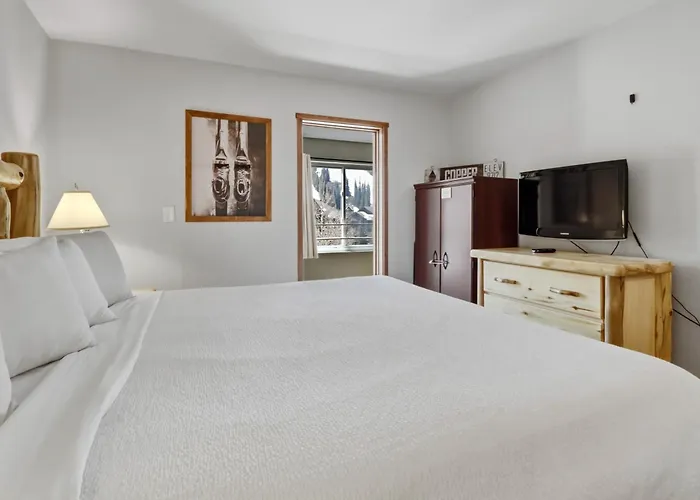 Be306b Bridge End 1br 1ba *